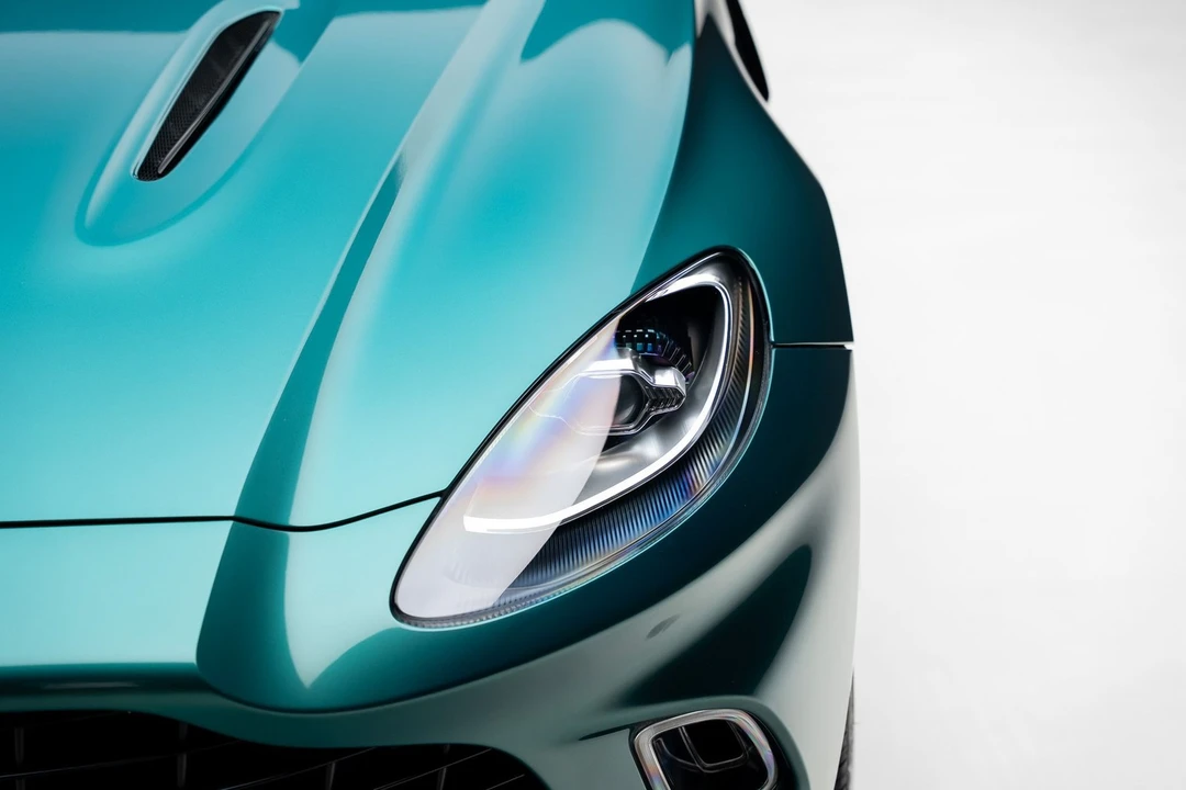 2023 Aston Martin DBX - Image 11 of 31
