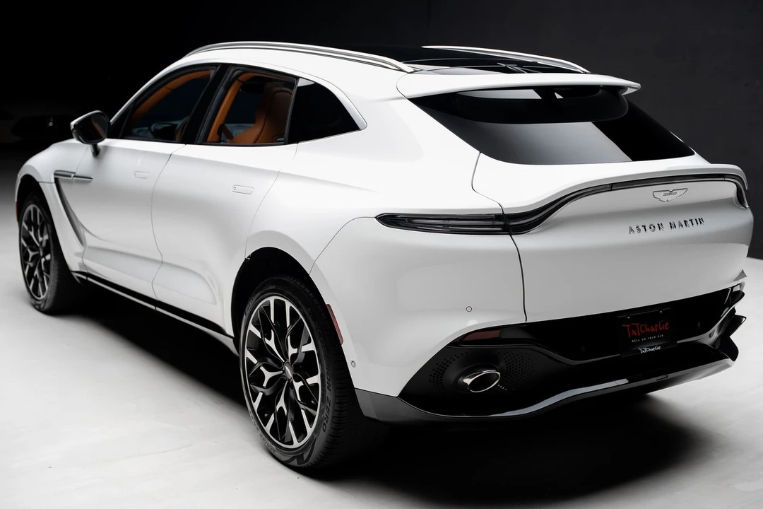 2023 Aston Martin DBX - Image 23 of 31
