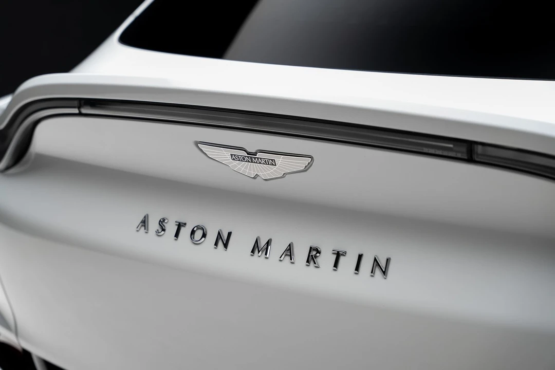2023 Aston Martin DBX - Image 29 of 31