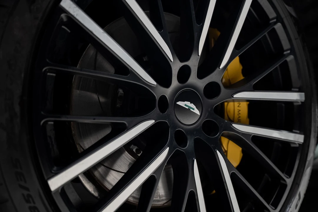 2023 Aston Martin DBX - Image 22 of 31