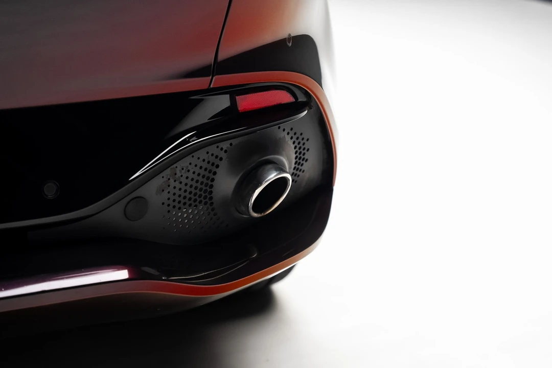 2023 Aston Martin DBX - Image 31 of 31