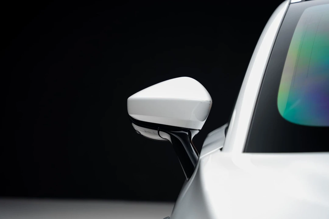 2023 Aston Martin DBX - Image 14 of 31