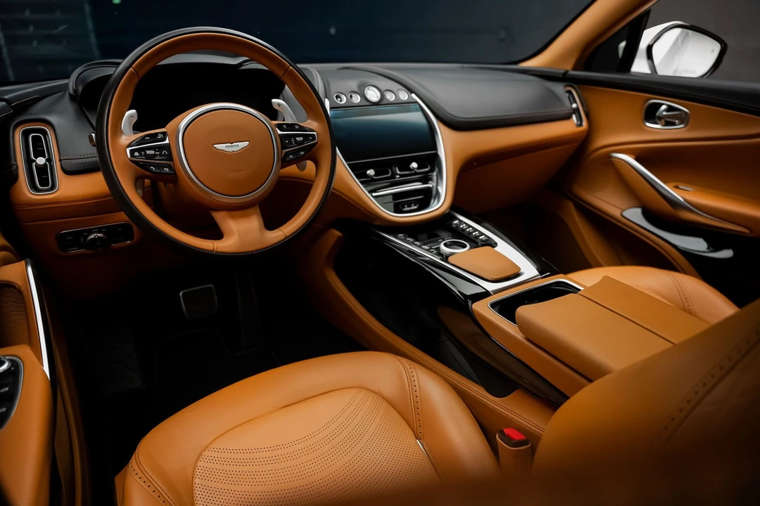 2023 Aston Martin DBX - Image 2 of 31