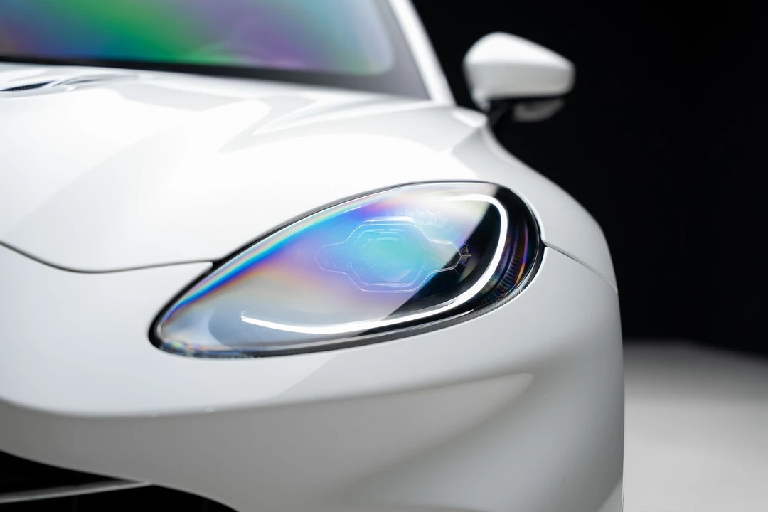 2023 Aston Martin DBX - Image 10 of 31