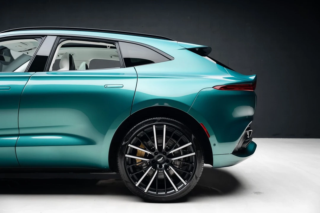 2023 Aston Martin DBX - Image 20 of 31