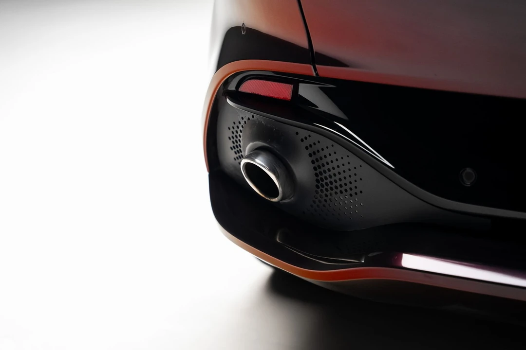 2023 Aston Martin DBX - Image 30 of 31