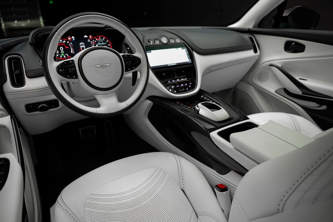 2023 Aston Martin DBX - Image 2 of 31