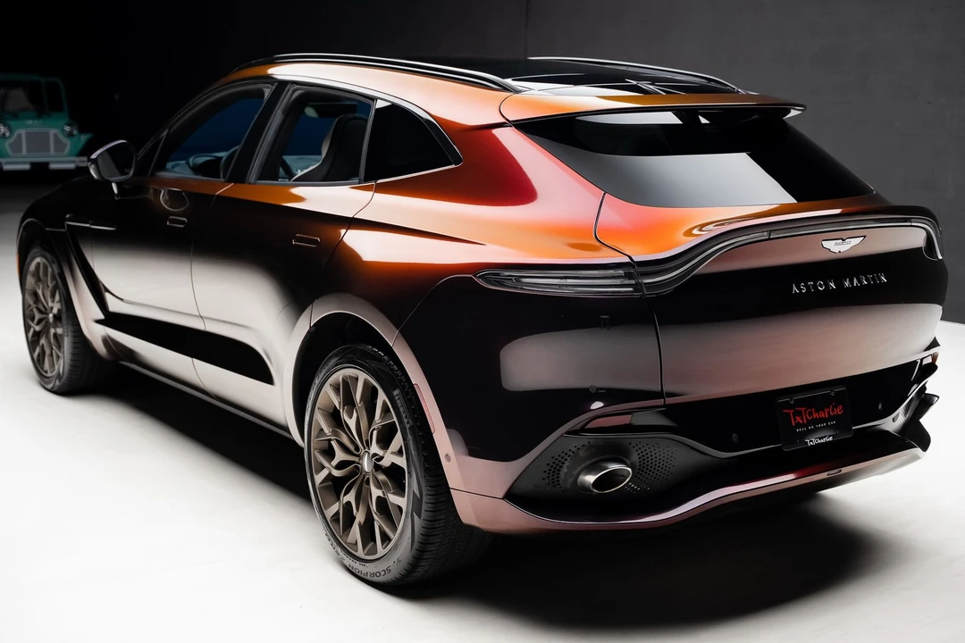 2023 Aston Martin DBX - Image 23 of 31
