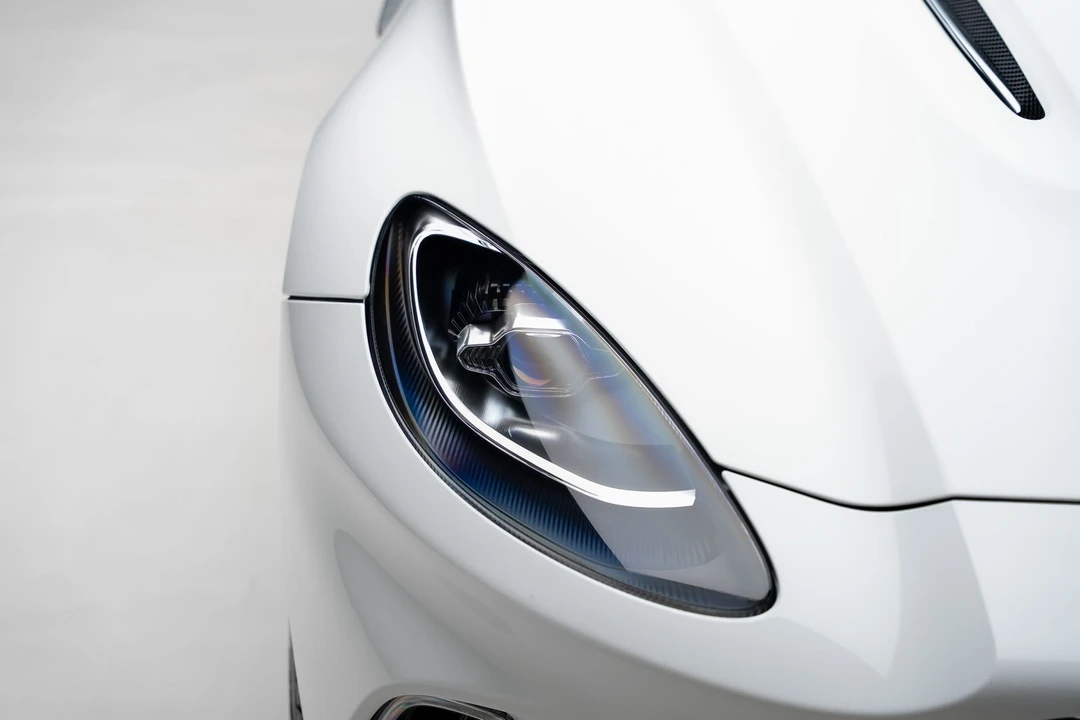 2023 Aston Martin DBX - Image 12 of 31
