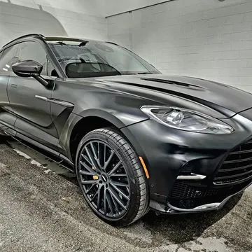 2023 Aston Martin DBX 707 Groupe Carbon
