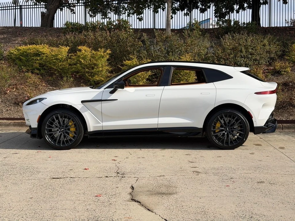2023 Aston Martin DBX 707 - Image 17 of 21