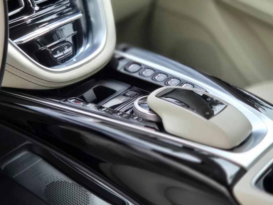 2023 Aston Martin DBX - Image 13 of 20