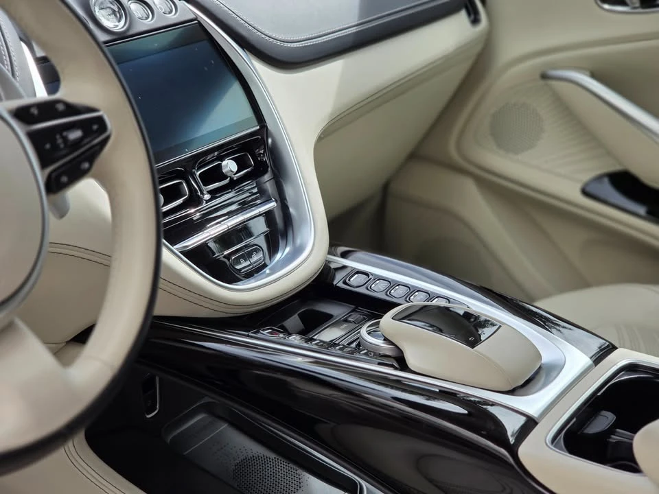 2023 Aston Martin DBX - Image 11 of 20