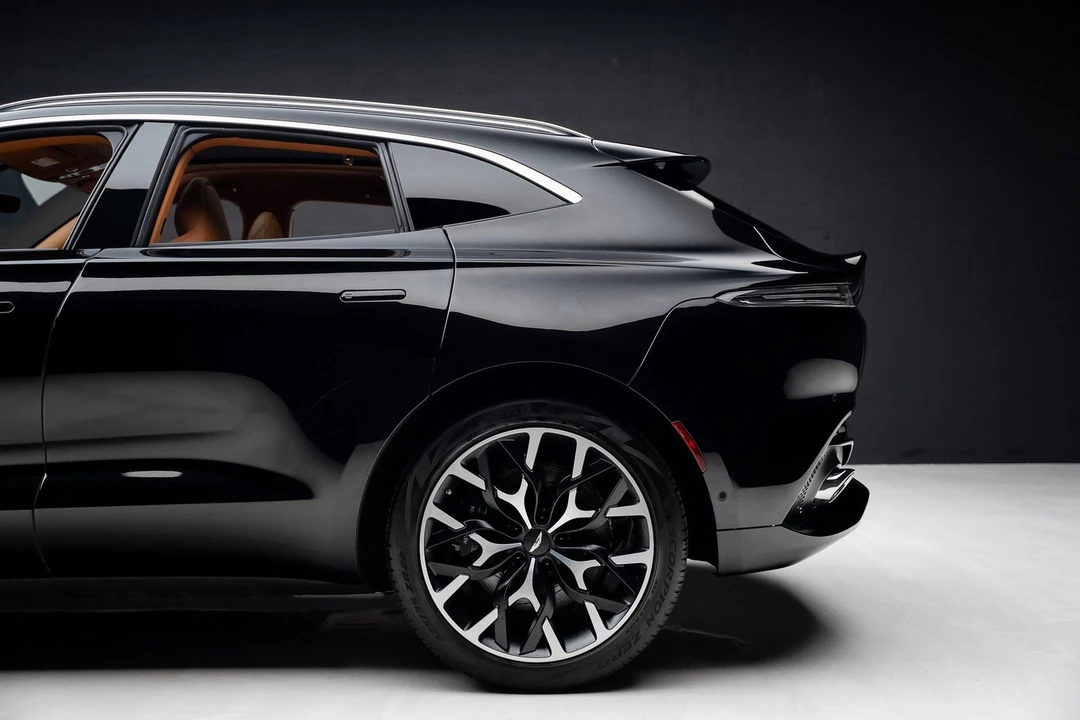 2023 Aston Martin DBX - Image 20 of 21