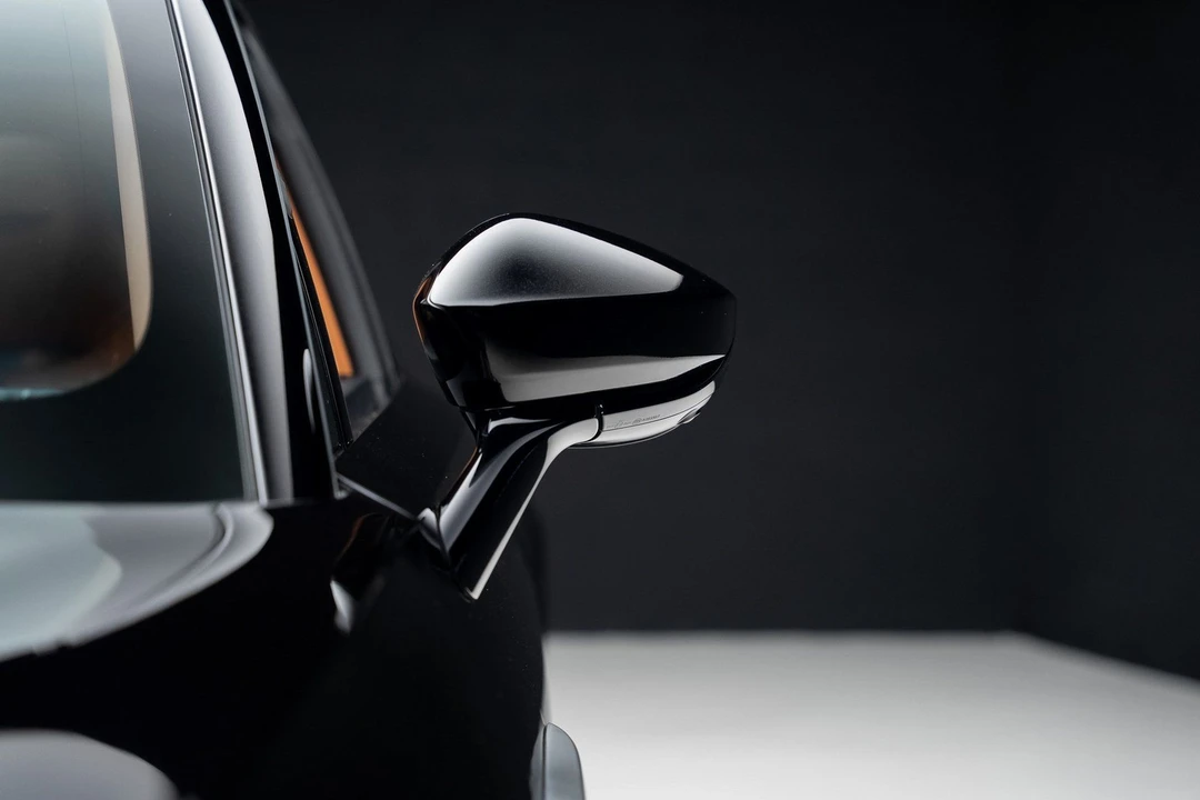 2023 Aston Martin DBX - Image 15 of 21