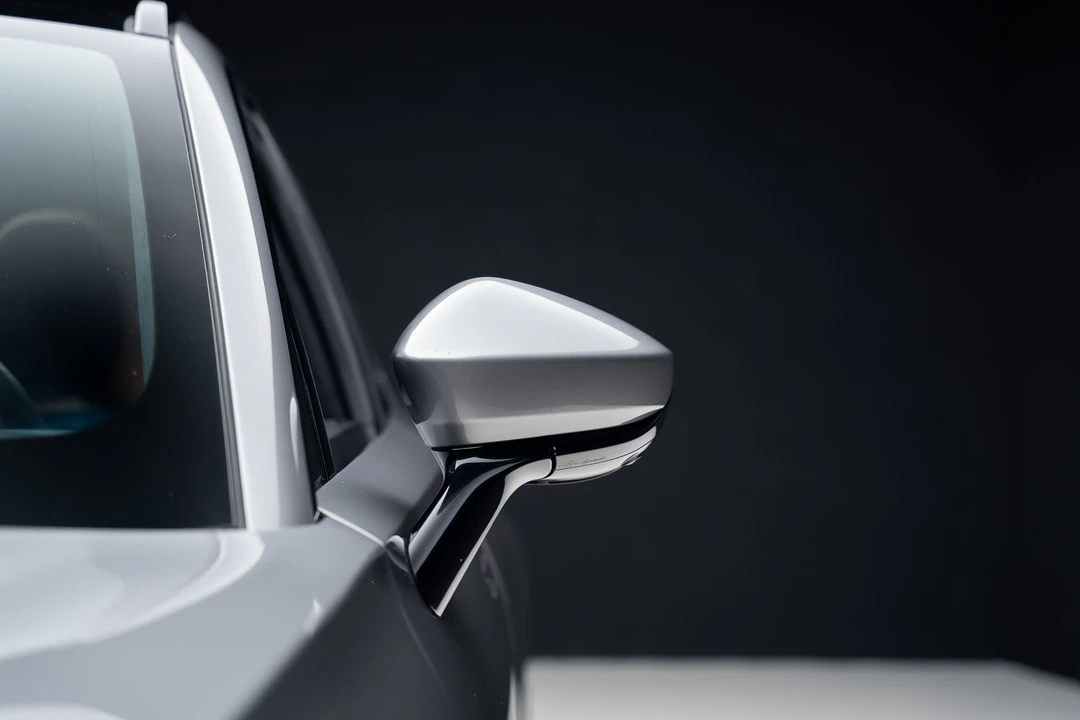 2023 Aston Martin DBX - Image 15 of 21