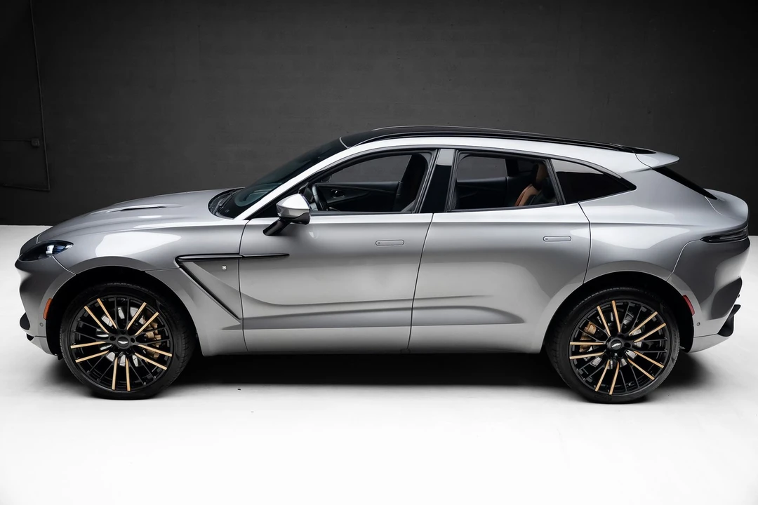 2023 Aston Martin DBX - Image 16 of 21