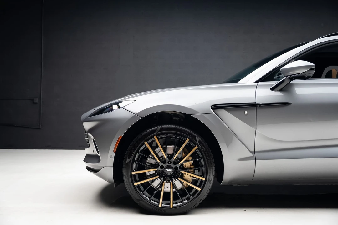 2023 Aston Martin DBX - Image 18 of 21