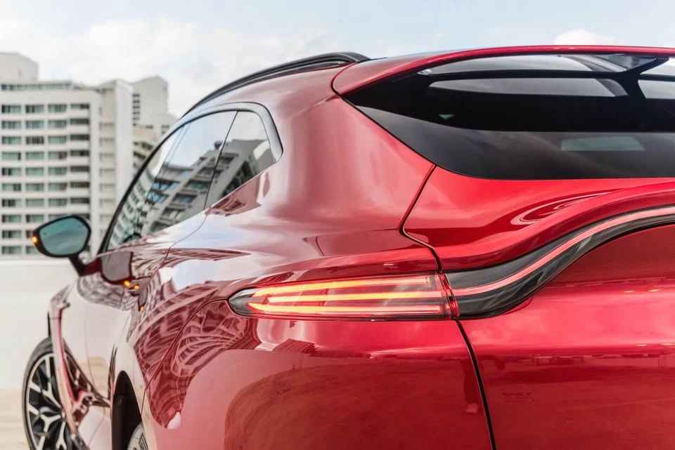 2023 Aston Martin DBX - Image 7 of 13
