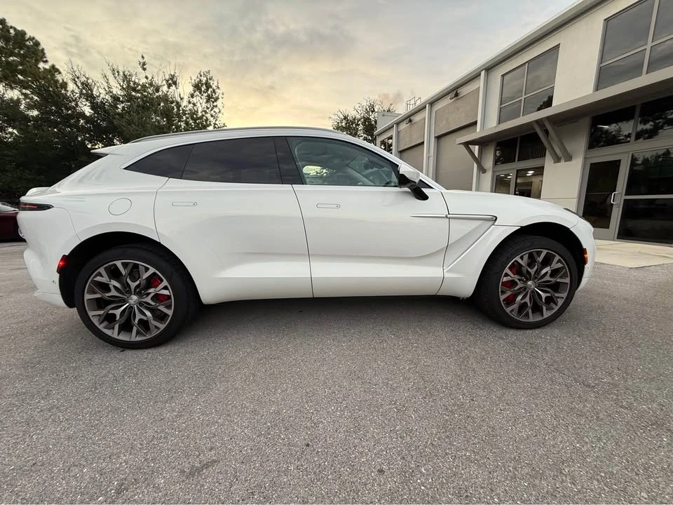 2023 Aston Martin DBX - Image 18 of 20