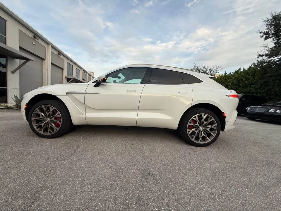 2023 Aston Martin DBX - Image 11 of 20