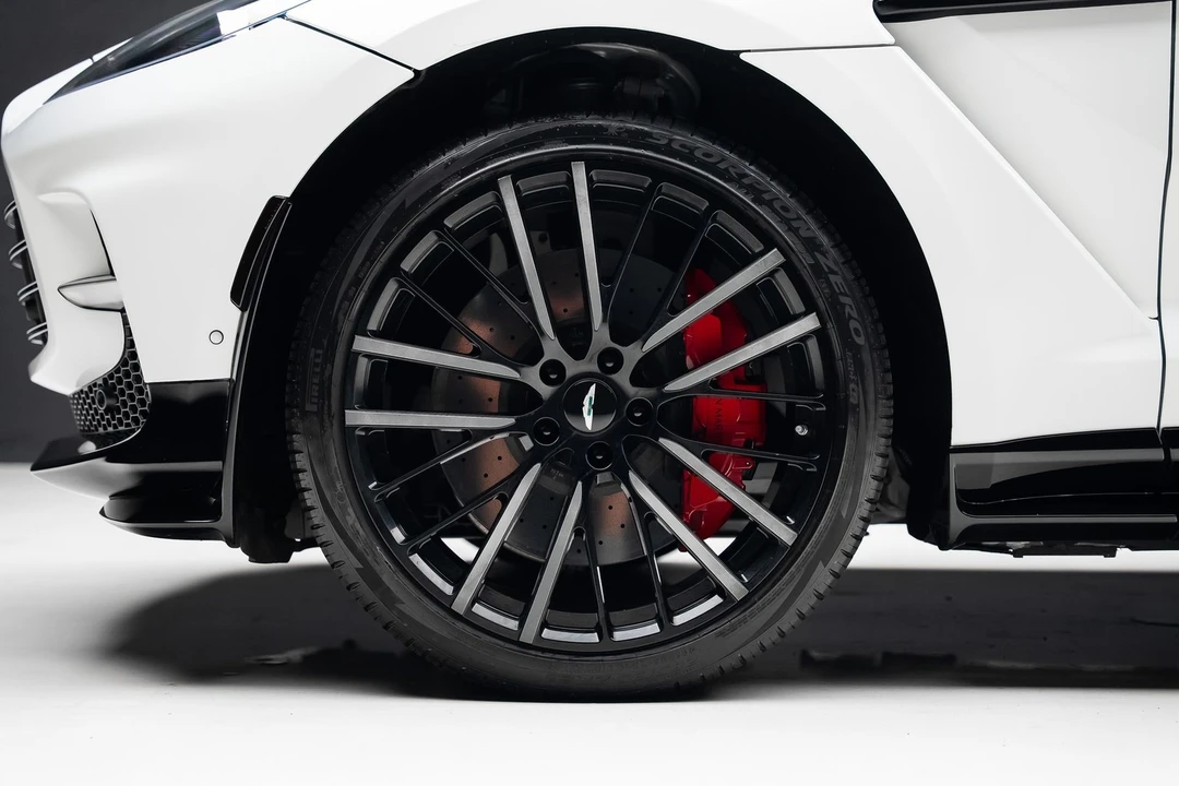 2023 Aston Martin DBX 707 - Image 19 of 31