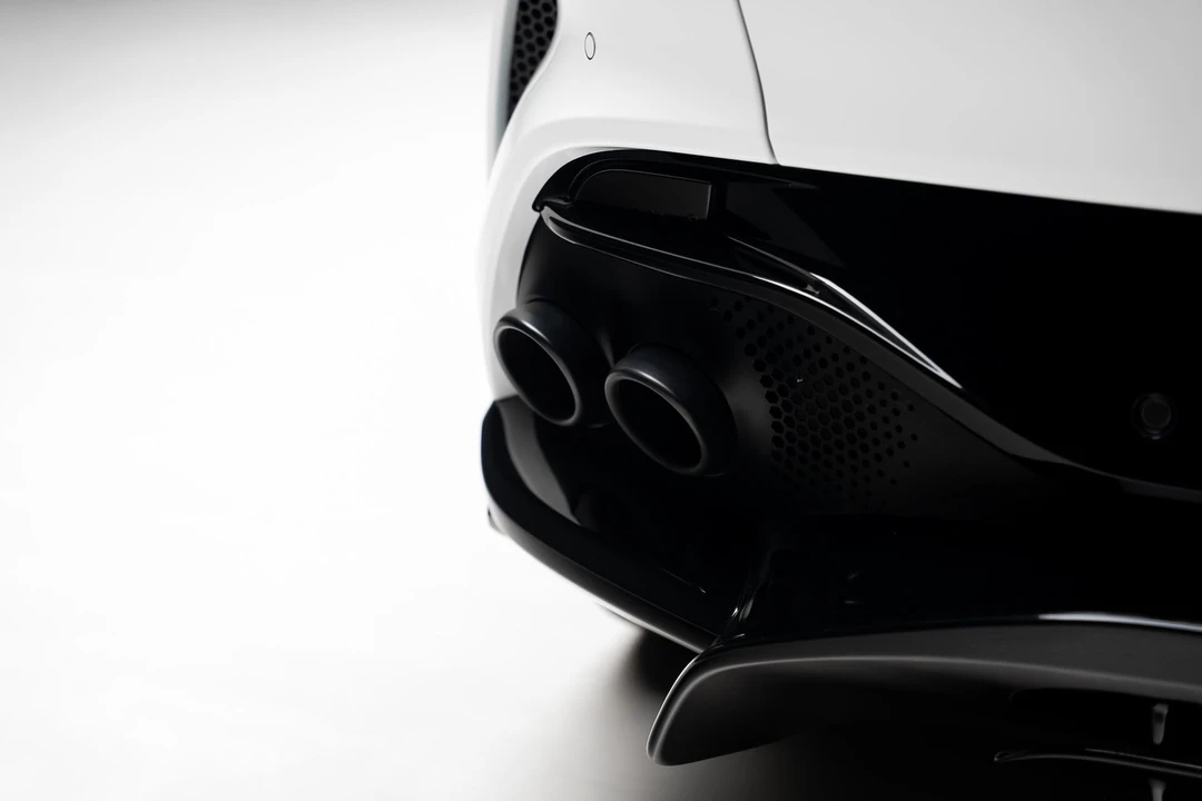 2023 Aston Martin - Image 30 of 31