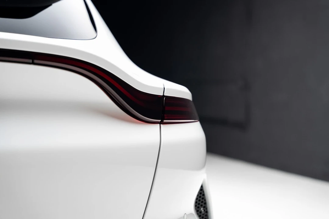 2023 Aston Martin - Image 28 of 31