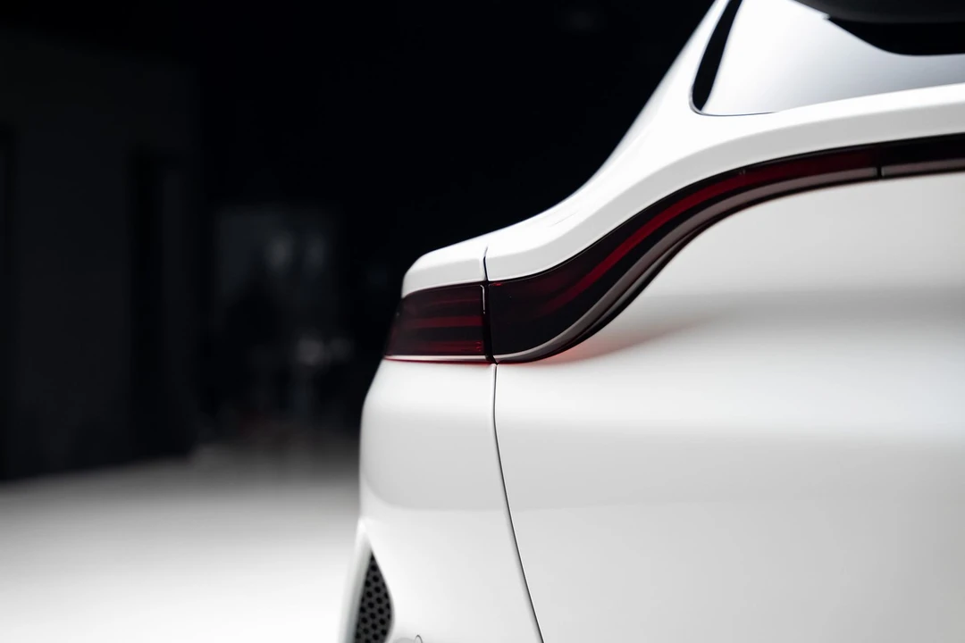 2023 Aston Martin - Image 27 of 31