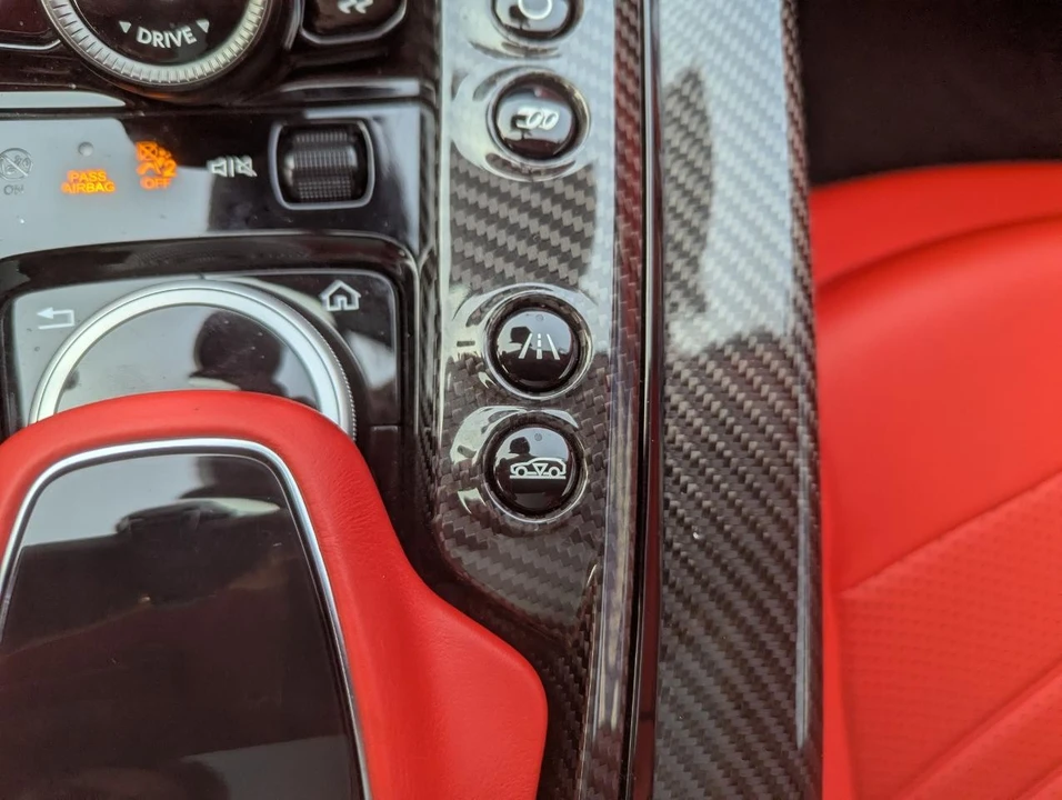 2023 Aston Martin DBX - Image 31 of 31
