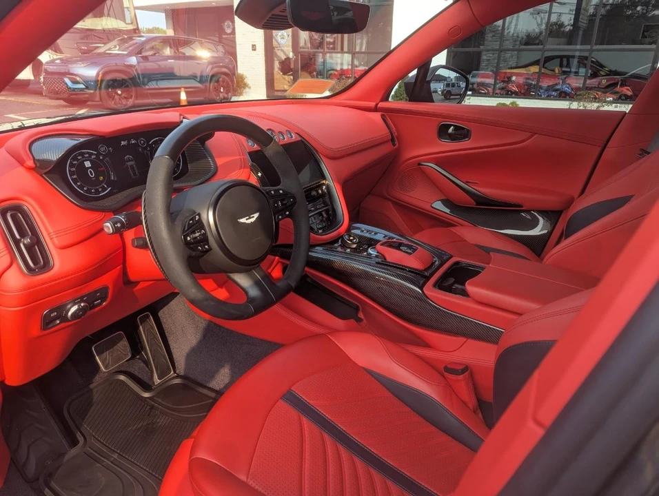 2023 Aston Martin DBX - Image 16 of 31