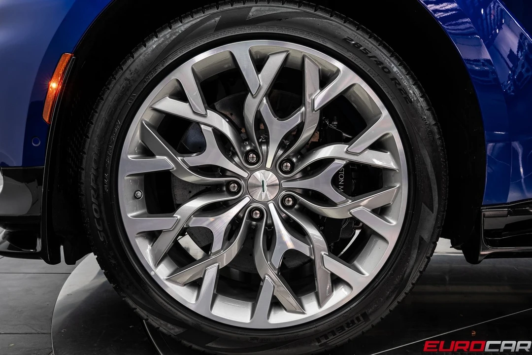 2023 Aston Martin DBX 707 - Image 22 of 31