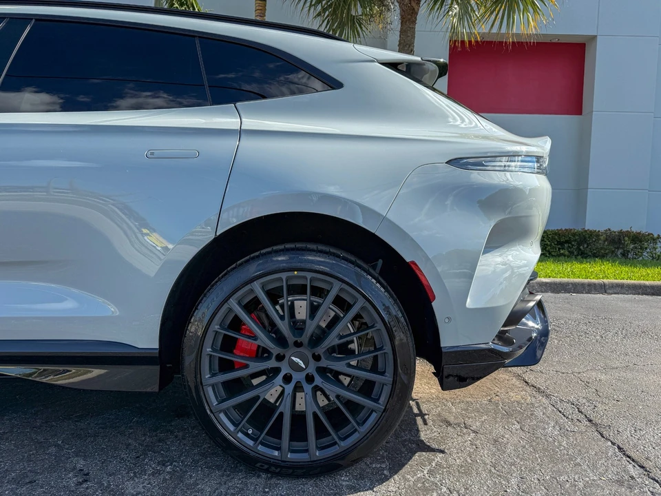 2023 Aston Martin DBX 707 - Image 12 of 21