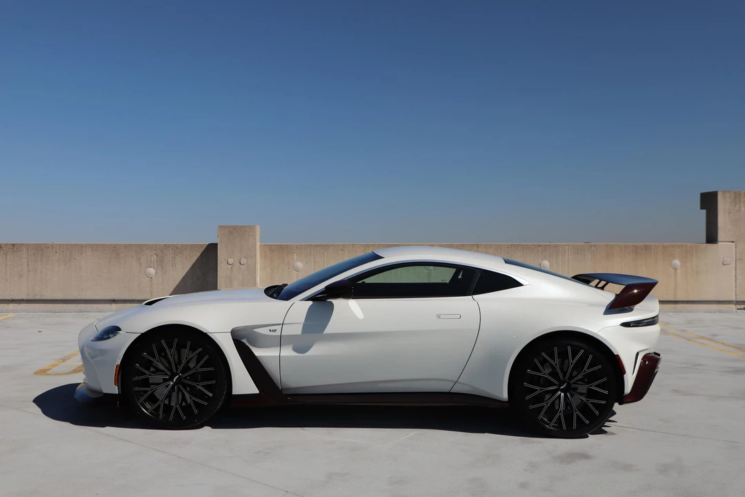 2023 Aston Martin V12 Vantage (2022+) - Image 30 of 31
