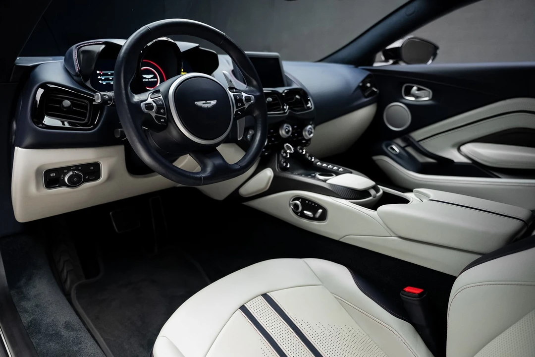 2023 Aston Martin V8 Vantage (2019+) - Image 2 of 31