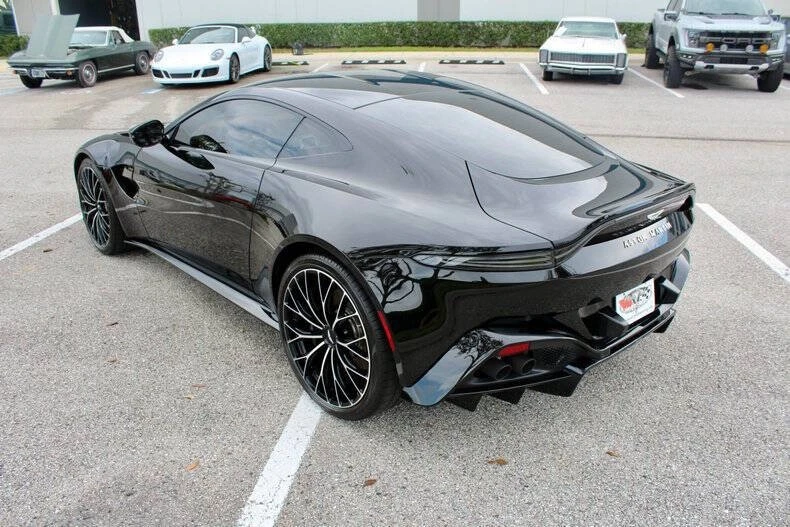 2023 Aston Martin Vantage - Image 25 of 31