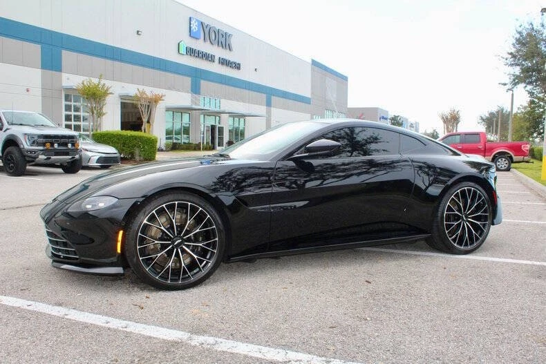 2023 Aston Martin Vantage - Image 8 of 31