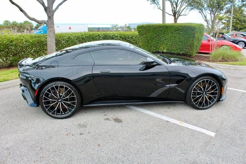 2023 Aston Martin Vantage - Image 17 of 31