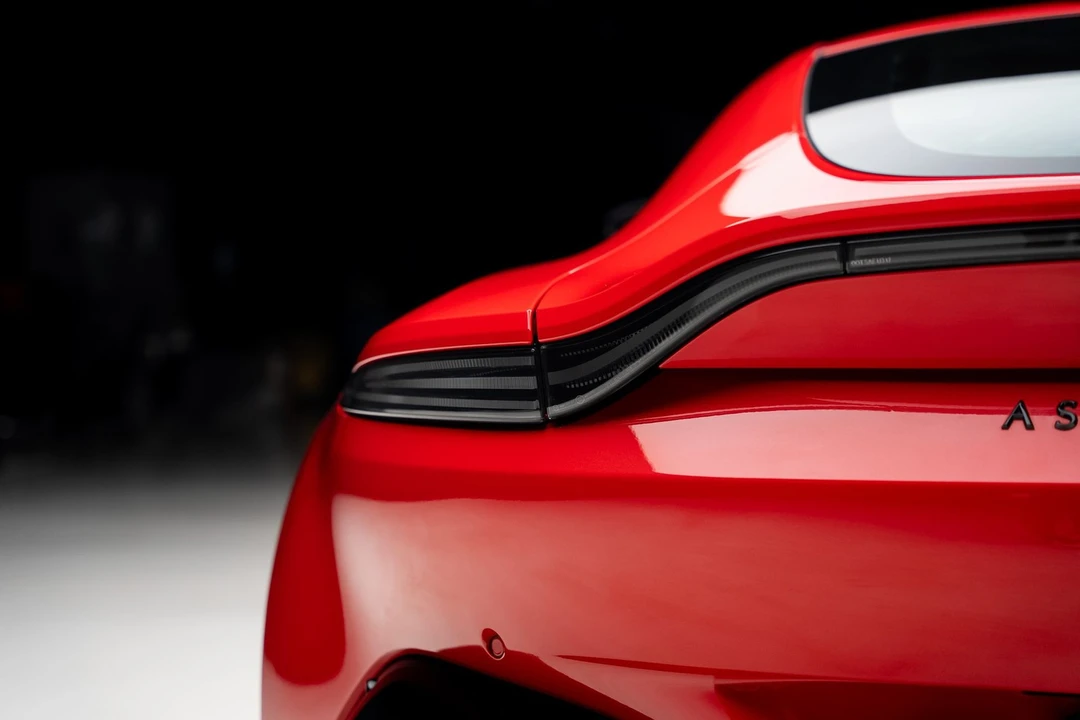 2023 Aston Martin Vantage - Image 27 of 31