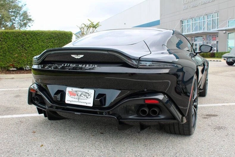 2023 Aston Martin Vantage - Image 13 of 31