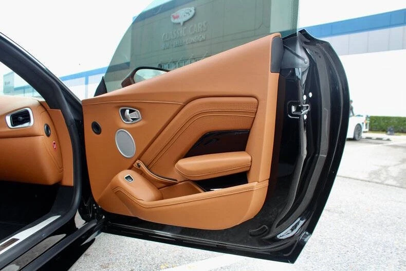 2023 Aston Martin Vantage - Image 27 of 31