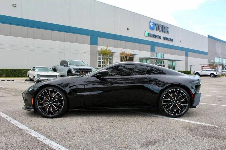 2023 Aston Martin Vantage - Image 9 of 31