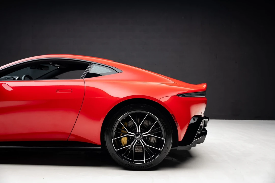 2023 Aston Martin Vantage - Image 20 of 31