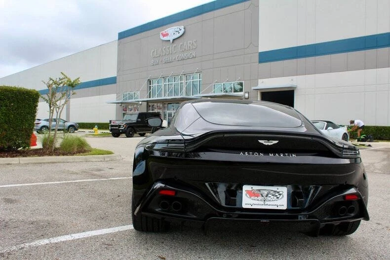 2023 Aston Martin Vantage - Image 12 of 31