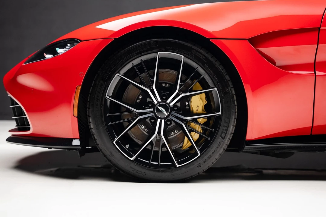 2023 Aston Martin Vantage - Image 19 of 31