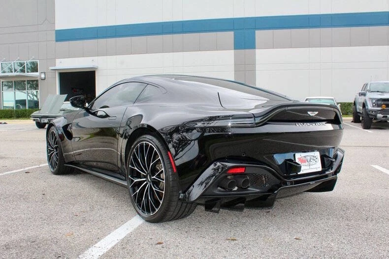 2023 Aston Martin Vantage - Image 11 of 31