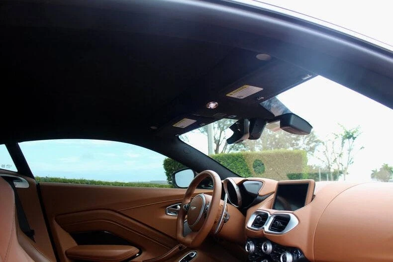 2023 Aston Martin Vantage - Image 29 of 31
