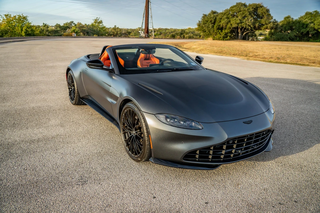 2023 Aston Martin V8 Vantage (2019+) - Image 14 of 31