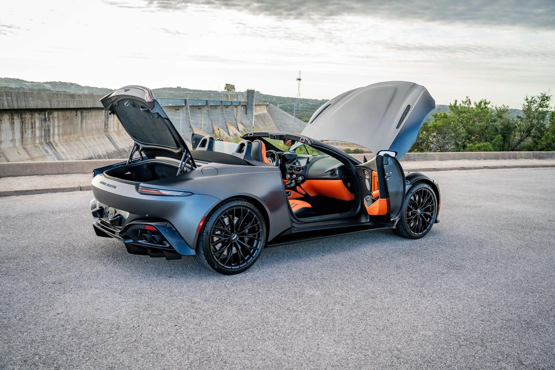 2023 Aston Martin V8 Vantage (2019+) - Image 28 of 31