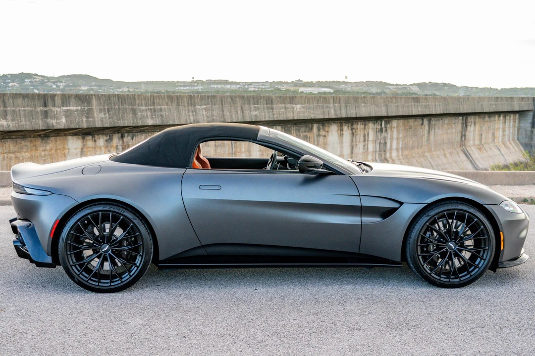 2023 Aston Martin V8 Vantage (2019+) - Image 3 of 31